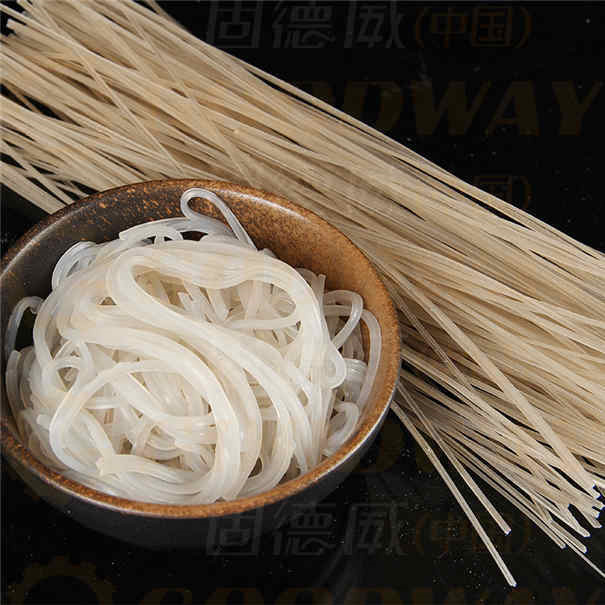 這樣的粉條機(jī)加工紅薯粉條，你見過(guò)嗎？一天能做8噸